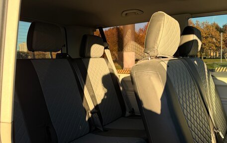 Volkswagen Caravelle T6 рестайлинг, 2017 год, 2 275 000 рублей, 12 фотография