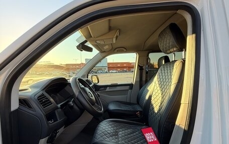 Volkswagen Caravelle T6 рестайлинг, 2017 год, 2 275 000 рублей, 8 фотография