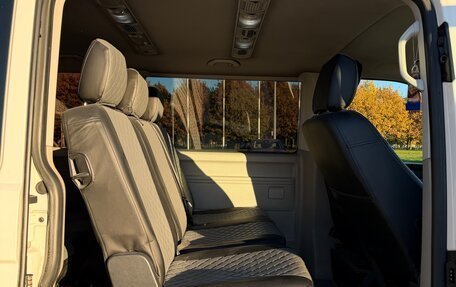 Volkswagen Caravelle T6 рестайлинг, 2017 год, 2 275 000 рублей, 16 фотография