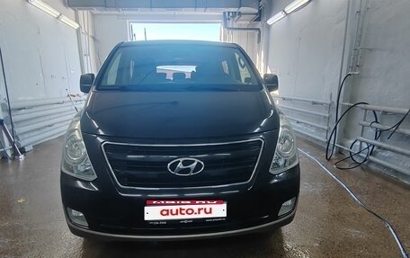 Hyundai H-1 II рестайлинг, 2015 год, 2 500 000 рублей, 1 фотография