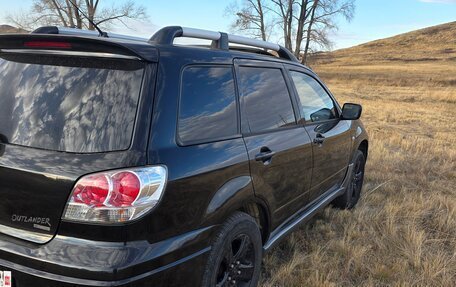 Mitsubishi Outlander III рестайлинг 3, 2004 год, 750 000 рублей, 5 фотография
