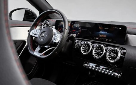 Mercedes-Benz CLA, 2022 год, 2 680 000 рублей, 7 фотография
