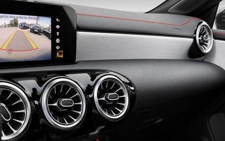 Mercedes-Benz CLA, 2022 год, 2 680 000 рублей, 10 фотография