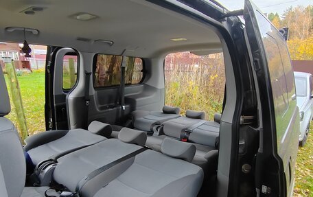 Hyundai H-1 II рестайлинг, 2015 год, 2 500 000 рублей, 9 фотография