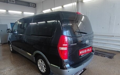 Hyundai H-1 II рестайлинг, 2015 год, 2 500 000 рублей, 5 фотография