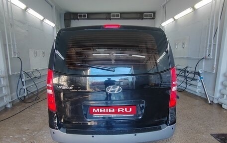Hyundai H-1 II рестайлинг, 2015 год, 2 500 000 рублей, 4 фотография