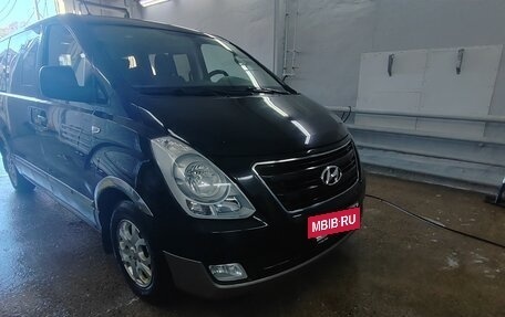 Hyundai H-1 II рестайлинг, 2015 год, 2 500 000 рублей, 2 фотография