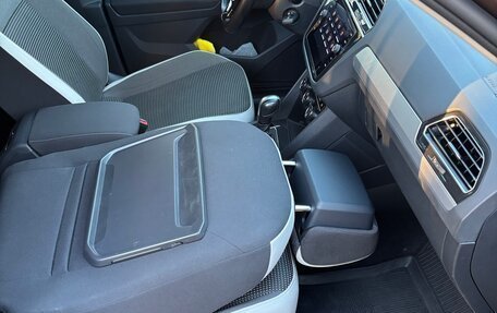Volkswagen Tiguan II, 2019 год, 2 300 000 рублей, 13 фотография