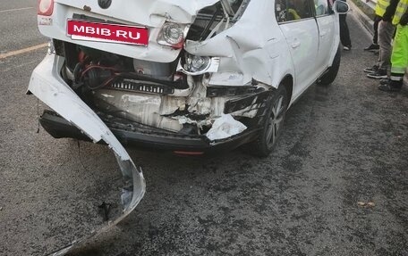 Volkswagen Jetta VII, 2010 год, 100 000 рублей, 5 фотография