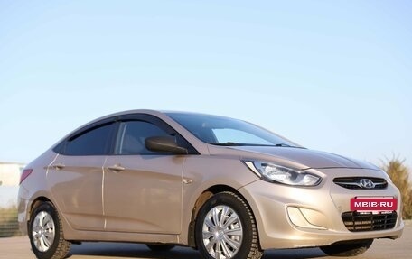 Hyundai Solaris II рестайлинг, 2011 год, 567 573 рублей, 3 фотография