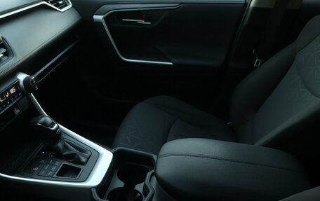 Toyota RAV4, 2020 год, 2 890 000 рублей, 13 фотография