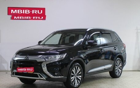 Mitsubishi Outlander III рестайлинг 3, 2018 год, 1 929 000 рублей, 1 фотография