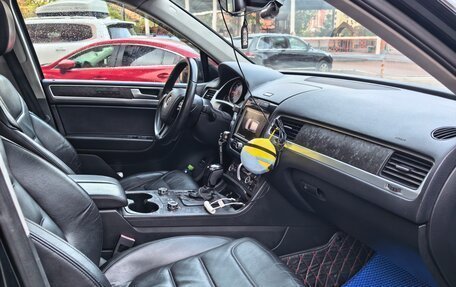 Volkswagen Touareg III, 2011 год, 1 800 000 рублей, 15 фотография