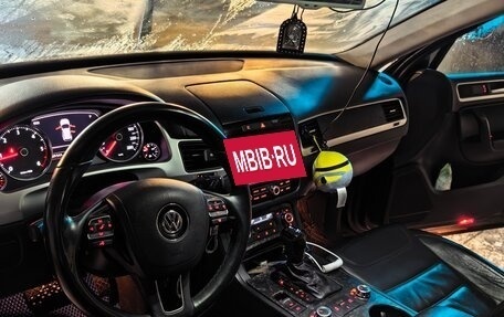 Volkswagen Touareg III, 2011 год, 1 800 000 рублей, 11 фотография