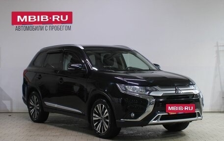 Mitsubishi Outlander III рестайлинг 3, 2018 год, 1 929 000 рублей, 3 фотография