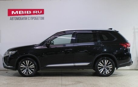 Mitsubishi Outlander III рестайлинг 3, 2018 год, 1 929 000 рублей, 7 фотография