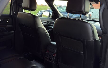 Ford Explorer V рестайлинг, 2016 год, 2 700 000 рублей, 15 фотография