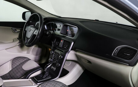 Volvo V40 Cross Country I, 2018 год, 2 090 000 рублей, 10 фотография