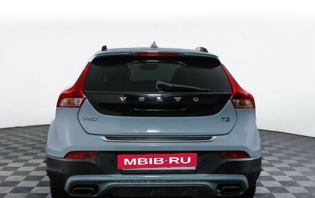 Volvo V40 Cross Country I, 2018 год, 2 090 000 рублей, 6 фотография