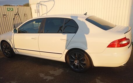Skoda Superb III рестайлинг, 2011 год, 1 400 000 рублей, 22 фотография