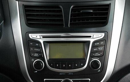 Hyundai Solaris II рестайлинг, 2013 год, 949 000 рублей, 17 фотография