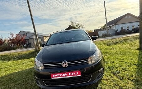 Volkswagen Polo VI (EU Market), 2012 год, 750 000 рублей, 1 фотография