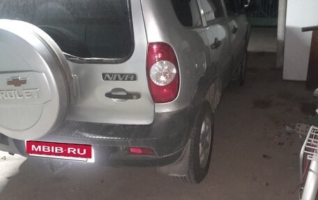 Chevrolet Niva I рестайлинг, 2012 год, 420 000 рублей, 6 фотография