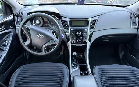 Hyundai Sonata VI, 2011 год, 900 000 рублей, 8 фотография