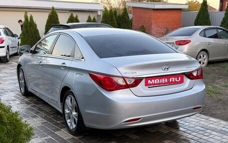 Hyundai Sonata VI, 2011 год, 900 000 рублей, 12 фотография