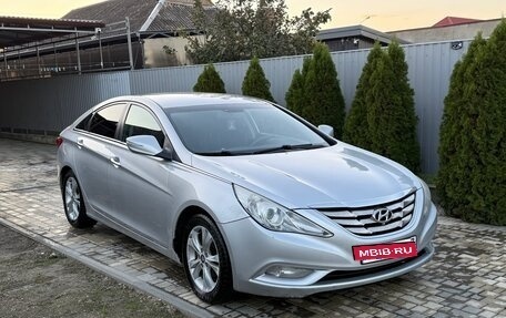 Hyundai Sonata VI, 2011 год, 900 000 рублей, 2 фотография