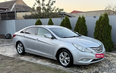 Hyundai Sonata VI, 2011 год, 900 000 рублей, 3 фотография