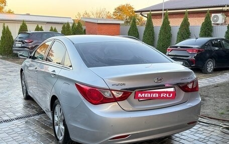 Hyundai Sonata VI, 2011 год, 900 000 рублей, 16 фотография