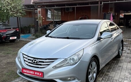 Hyundai Sonata VI, 2011 год, 900 000 рублей, 17 фотография