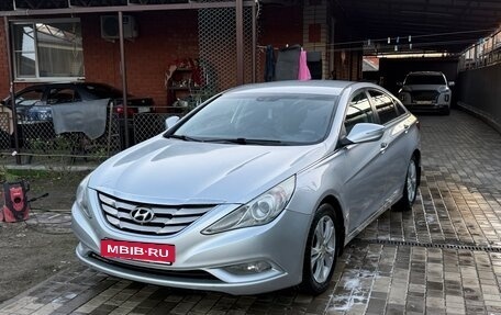 Hyundai Sonata VI, 2011 год, 900 000 рублей, 18 фотография
