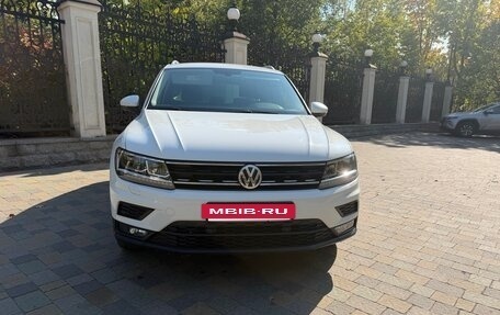 Volkswagen Tiguan II, 2017 год, 2 250 000 рублей, 3 фотография