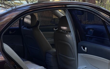 Hyundai Sonata VI, 2005 год, 590 000 рублей, 12 фотография