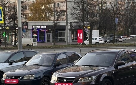 Hyundai Sonata VI, 2005 год, 590 000 рублей, 16 фотография