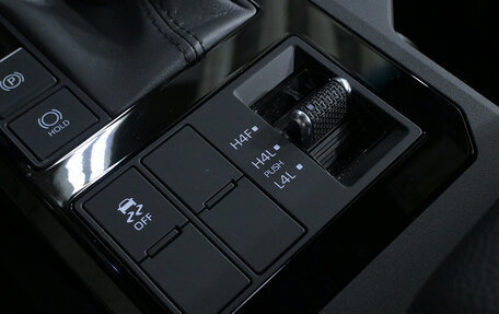 Toyota Land Cruiser Prado, 2024 год, 8 800 000 рублей, 12 фотография