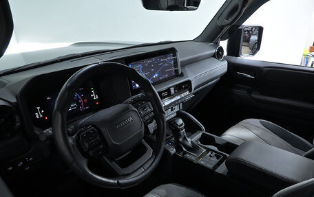 Toyota Land Cruiser Prado, 2024 год, 8 800 000 рублей, 17 фотография