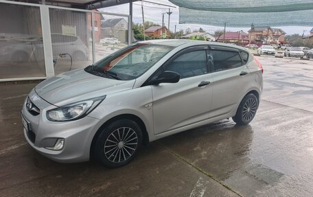 Hyundai Solaris II рестайлинг, 2012 год, 850 000 рублей, 3 фотография