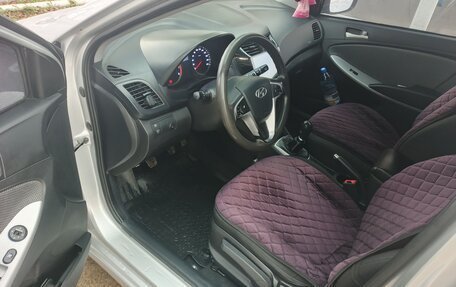 Hyundai Solaris II рестайлинг, 2012 год, 850 000 рублей, 10 фотография