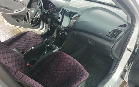 Hyundai Solaris II рестайлинг, 2012 год, 850 000 рублей, 11 фотография