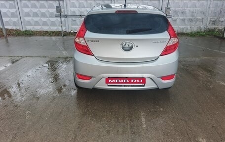 Hyundai Solaris II рестайлинг, 2012 год, 850 000 рублей, 4 фотография