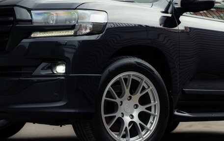 Toyota Land Cruiser 200, 2019 год, 7 490 000 рублей, 3 фотография