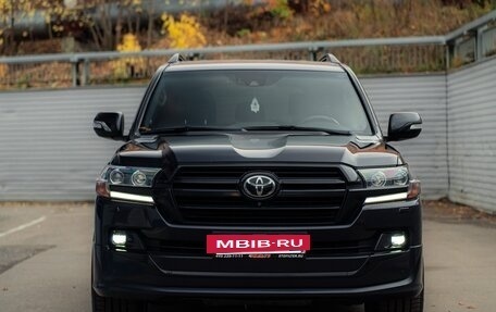 Toyota Land Cruiser 200, 2019 год, 7 490 000 рублей, 2 фотография