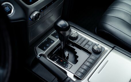 Toyota Land Cruiser 200, 2019 год, 7 490 000 рублей, 19 фотография