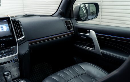 Toyota Land Cruiser 200, 2019 год, 7 490 000 рублей, 27 фотография