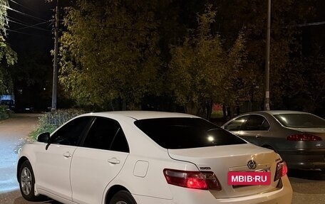 Toyota Camry, 2011 год, 900 000 рублей, 6 фотография