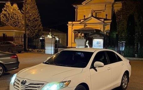 Toyota Camry, 2011 год, 900 000 рублей, 3 фотография