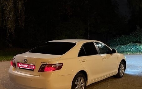 Toyota Camry, 2011 год, 900 000 рублей, 7 фотография